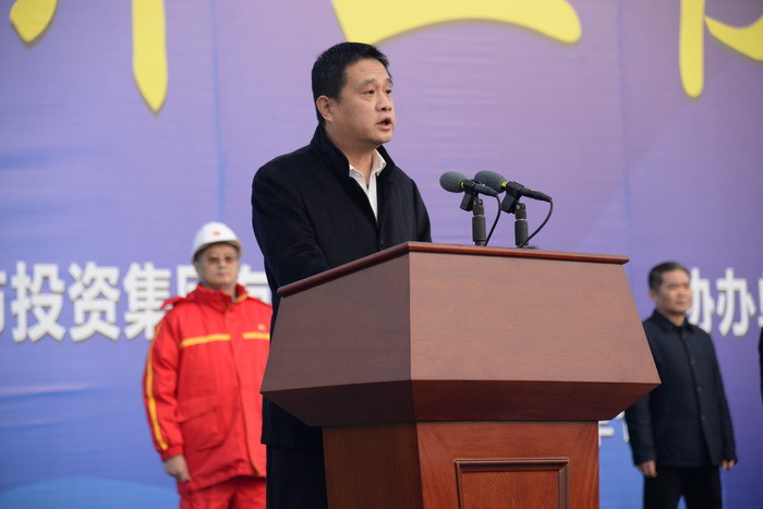 鹵陽(yáng)湖管委會(huì)副主任雷強(qiáng)講話.JPG